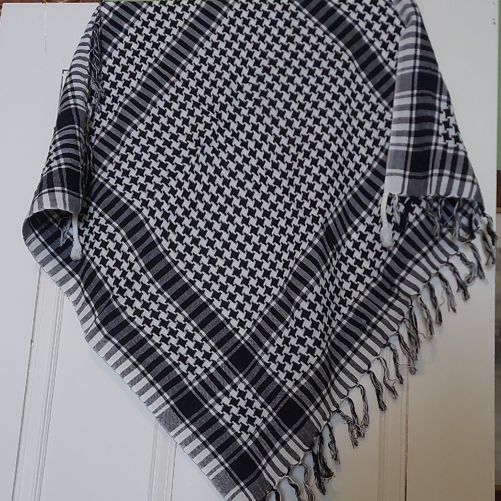Black and White Checkered Scarf